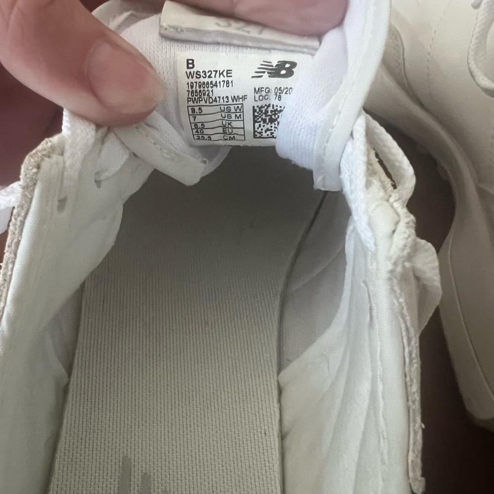 New Balance 327 - Picture 3 of 4